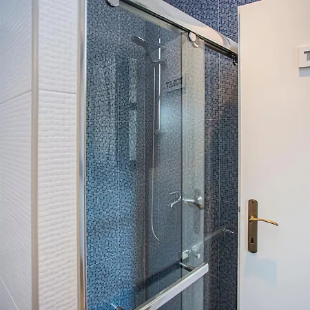 Grosses In Mit Pool Semesterbostad